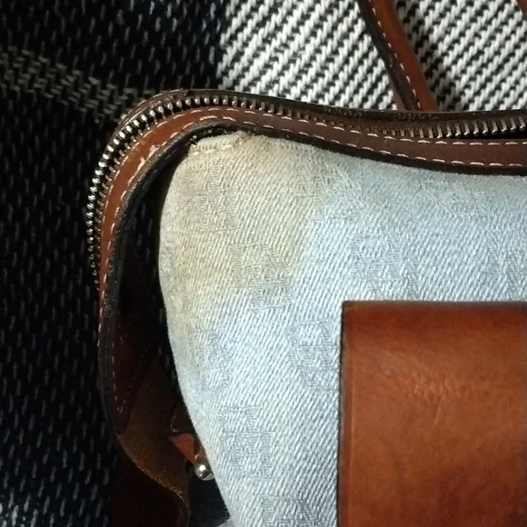 Dooney and Bourke - Picture 2 of 8